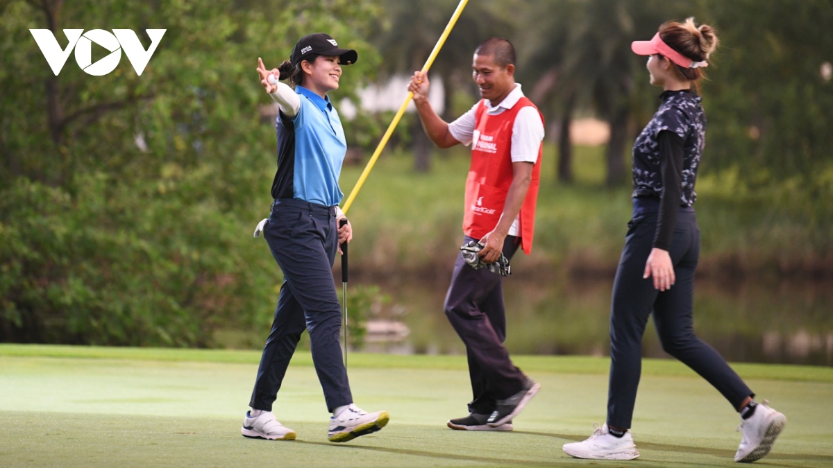 Gia Hân giữ vững ngôi đầu bảng nữ sau vòng 2 giải Vô địch Golf Quốc Gia 2024